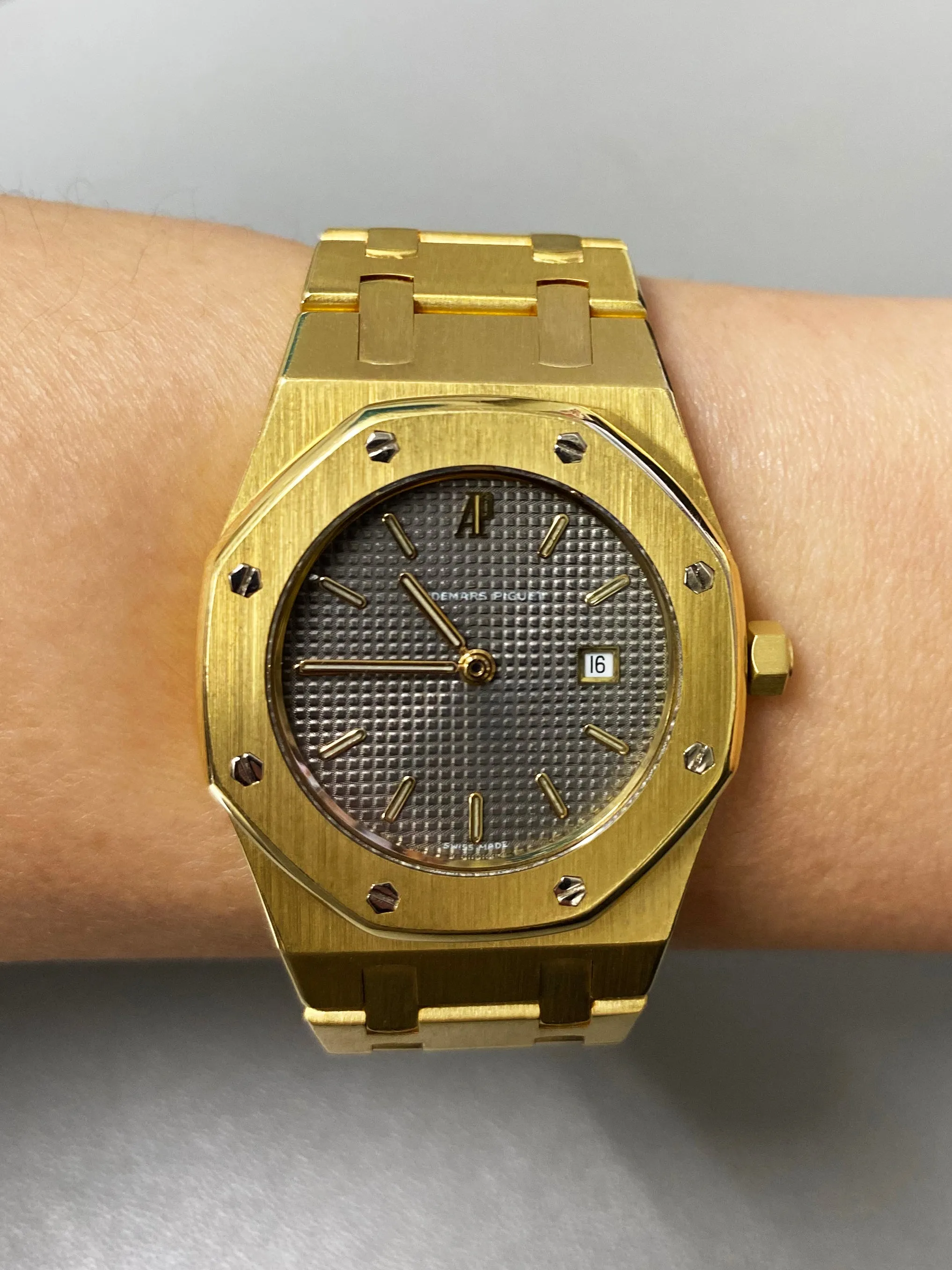 Audemars Piguet Royal Oak 6048BA 18K Yellow Gold Ladies Watch