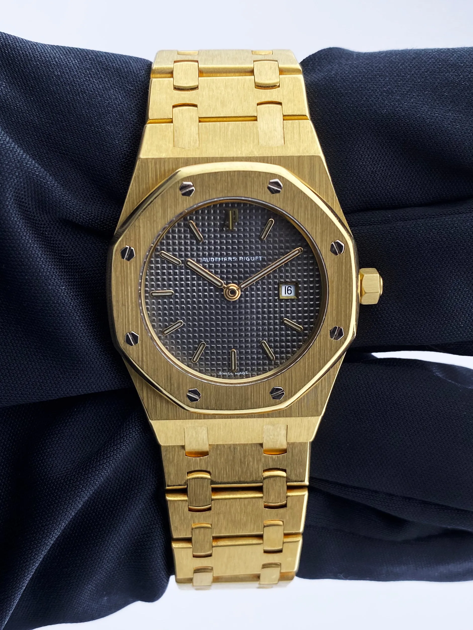 Audemars Piguet Royal Oak 6048BA 18K Yellow Gold Ladies Watch