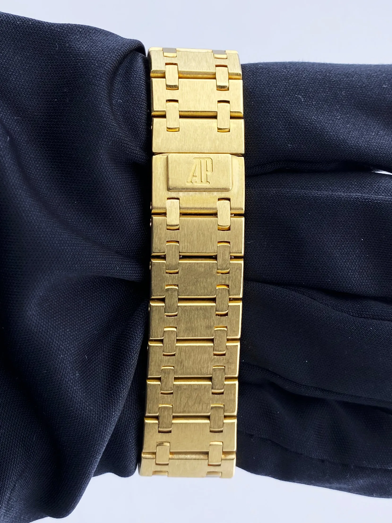 Audemars Piguet Royal Oak 6048BA 18K Yellow Gold Ladies Watch