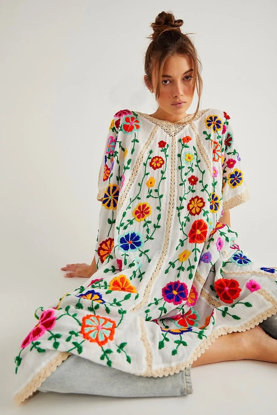 BELLA FLOR EMBROIDERED KAFTAN