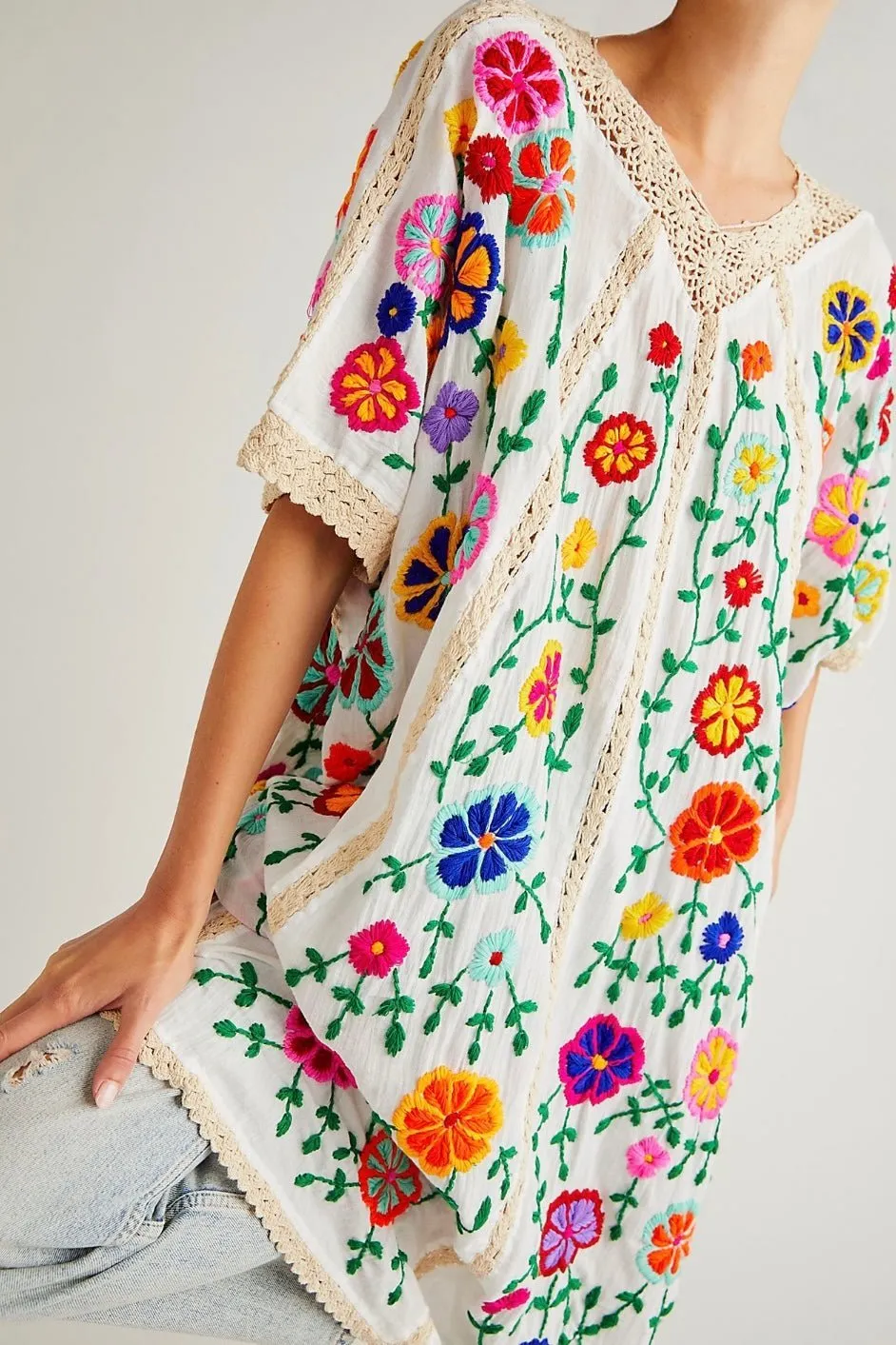 BELLA FLOR EMBROIDERED KAFTAN