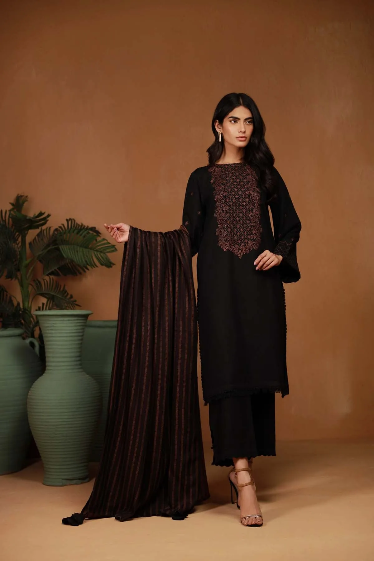 Embroidered Karandi 3 Piece