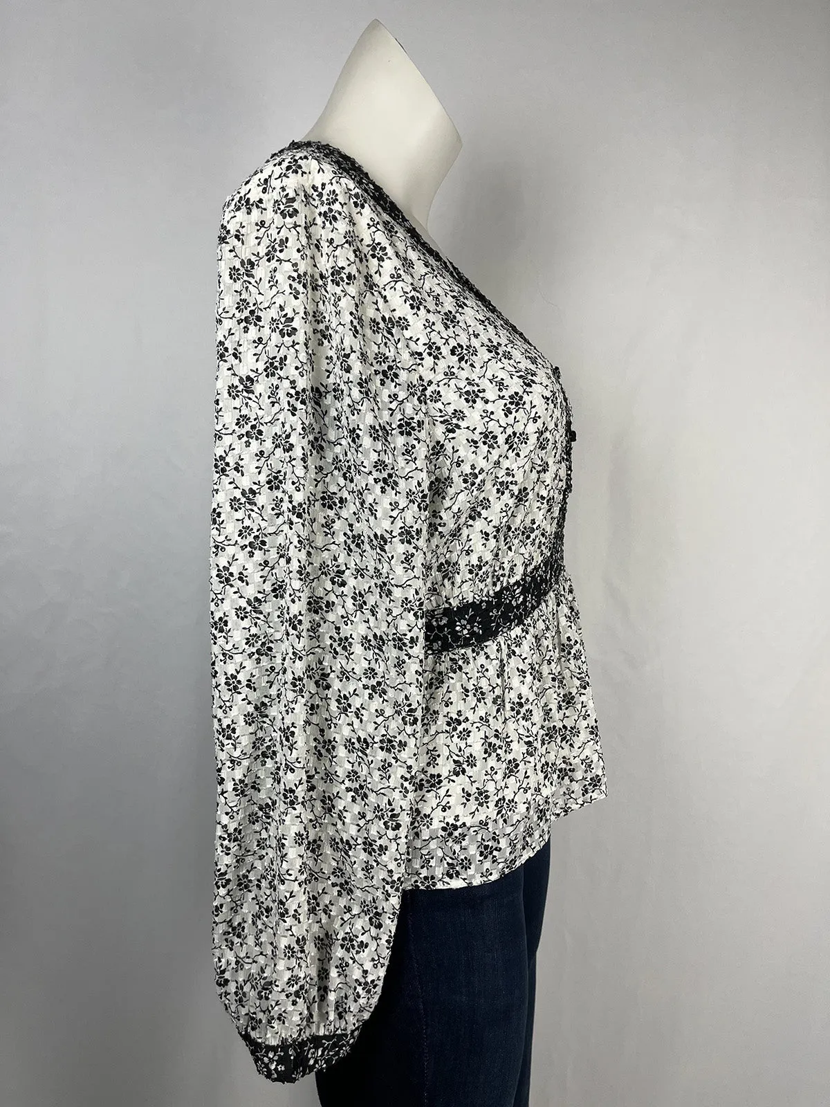 Madewell Size XL (16) White & Gray Ditsy Floral Shirt