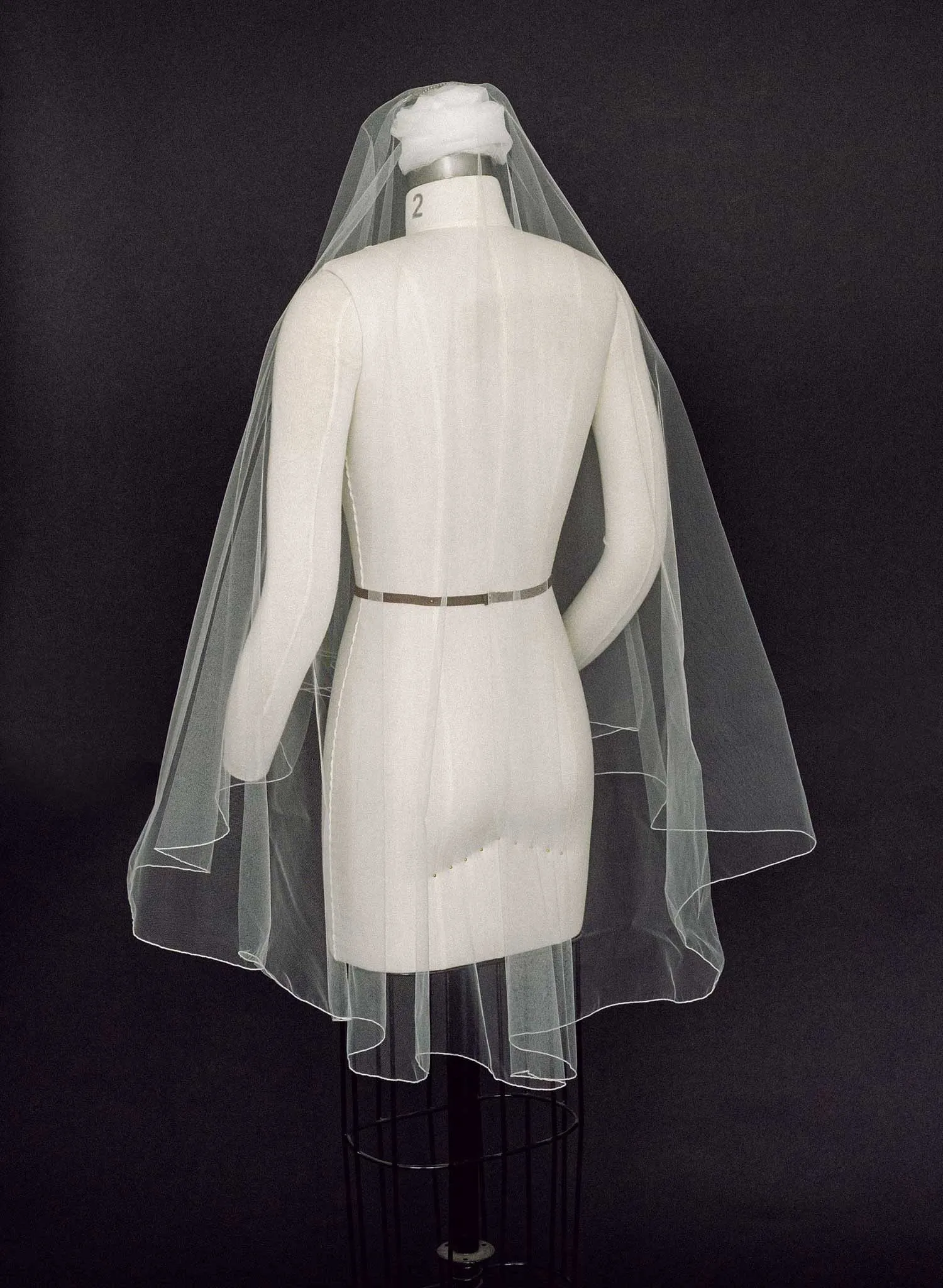 Merrow edge simple veil - Style #2464