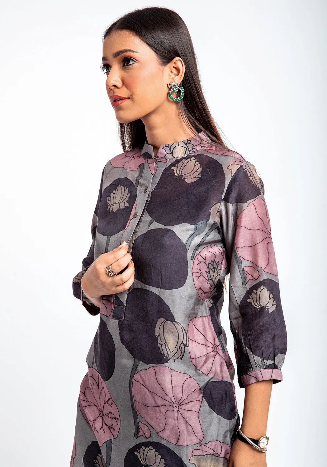 Reeva Mandarin collar knee-length kurti