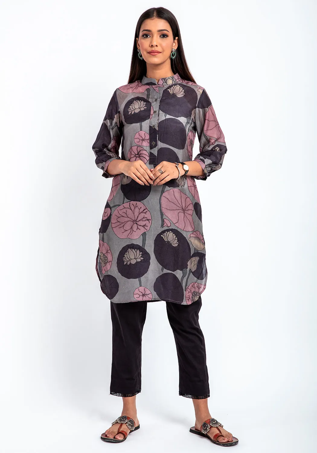 Reeva Mandarin collar knee-length kurti