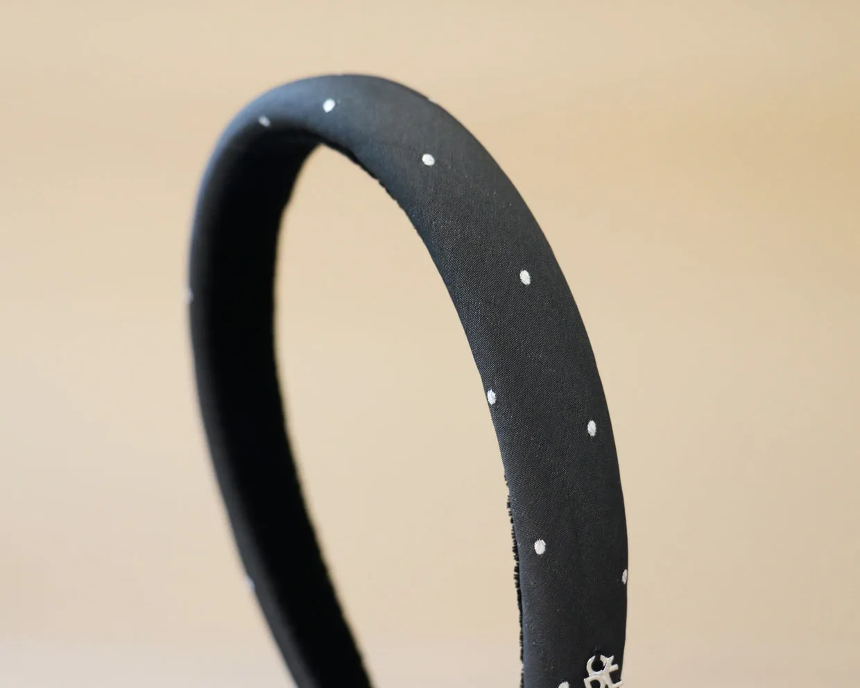 Slender Headband Gray Black Dot No Studs