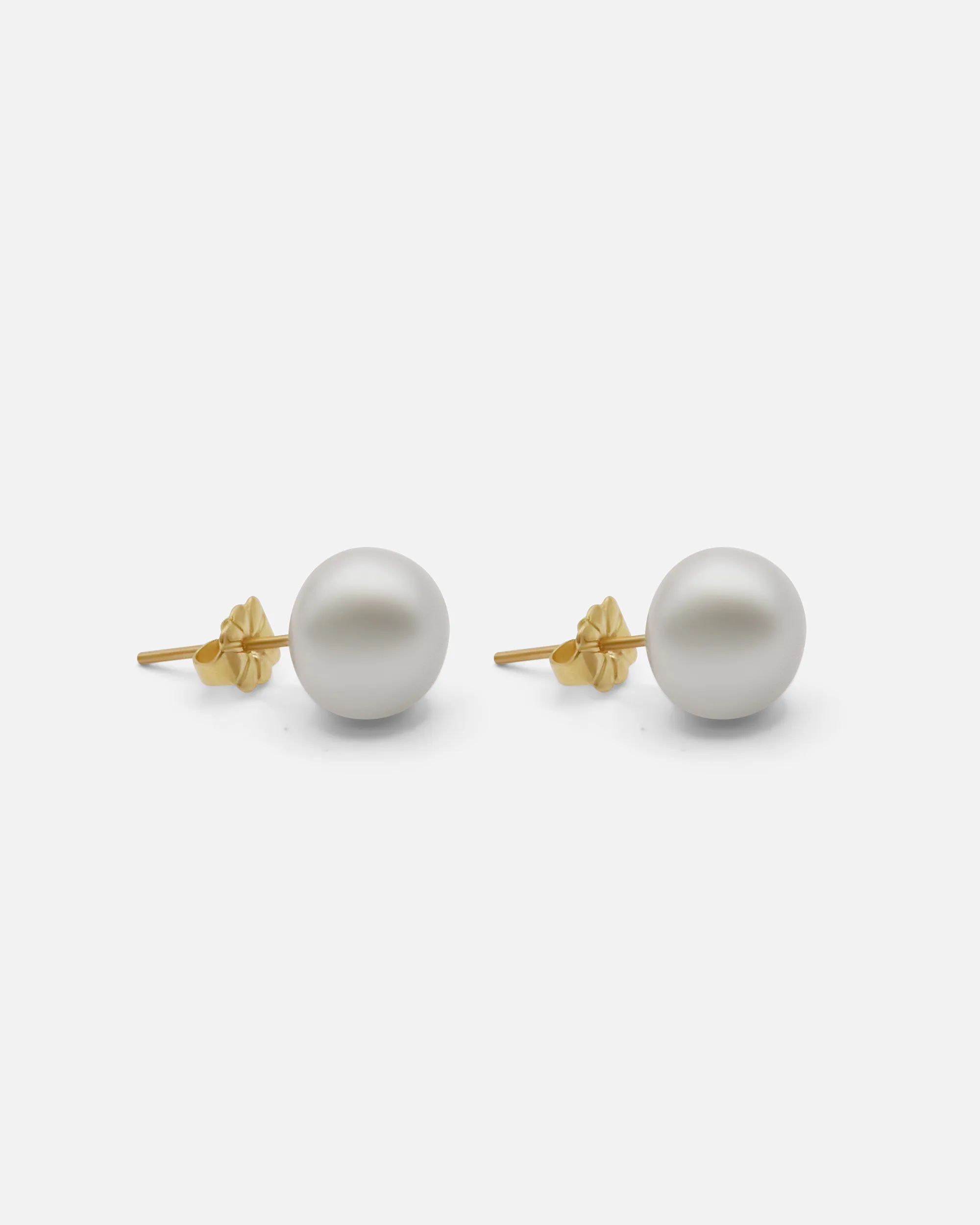 Umi / Grey Tahitian Pearl Studs